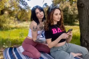 Isabella Nice & Lysagna Delray – Sorority Legacy