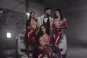 Gal Ritchie, Vanna Bardot & Scarlett Alexis – A Dark Night