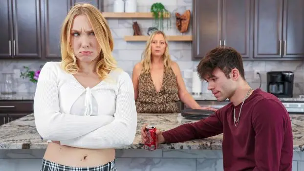 Mckenna Lynn – I Want Stepbros Big Dick To Make Me Cry – S31:E2